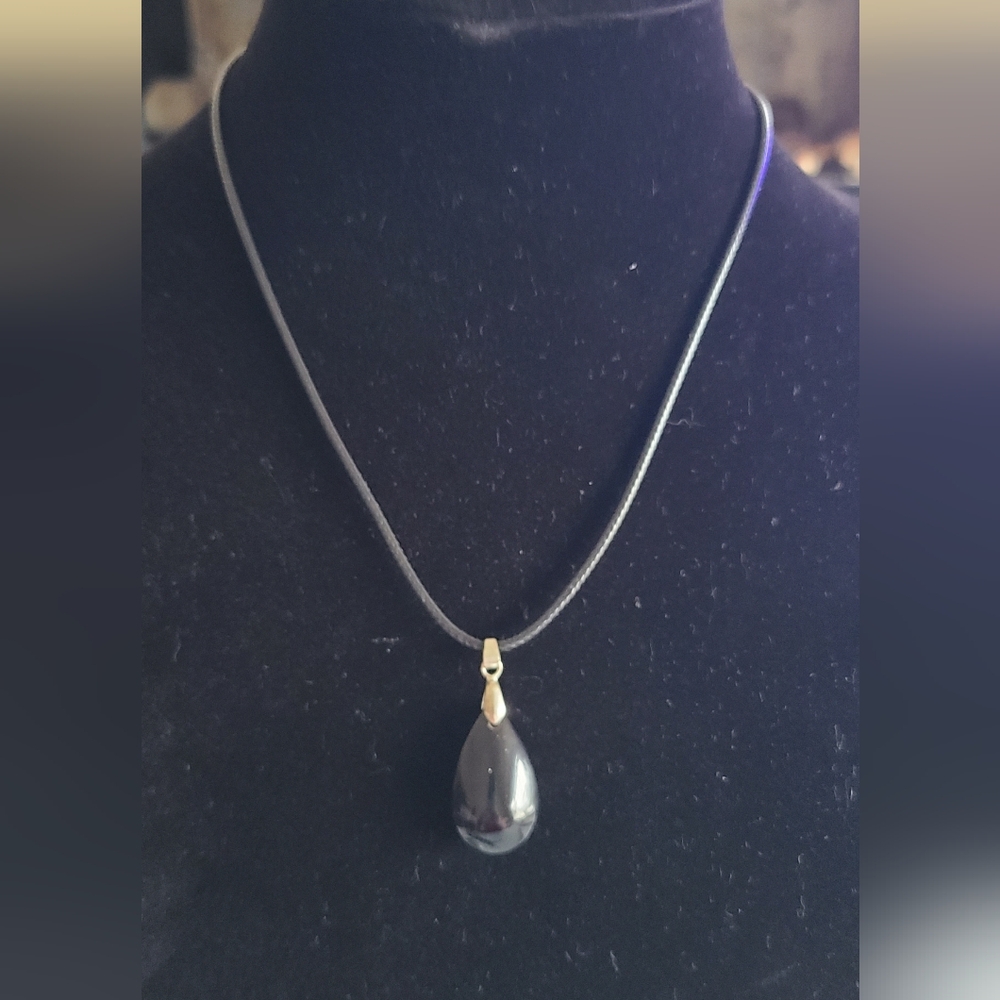 Black Agate Teardrop Pendant Necklace - Picture 2 of 4